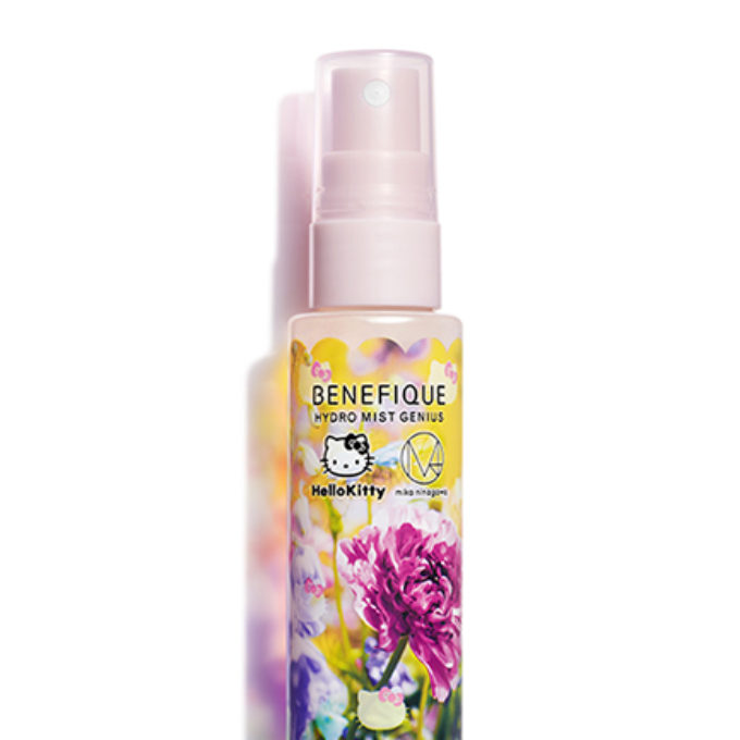 ピンクに花とHello Kitteyが描かれたボトル 化粧品レタッチ